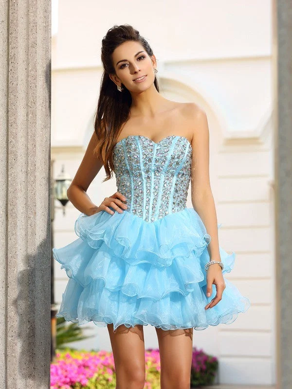 Unleash Your Trendy Side A-Line/Princess Sweetheart Beading Sleeveless Short Organza Cocktail Dresses