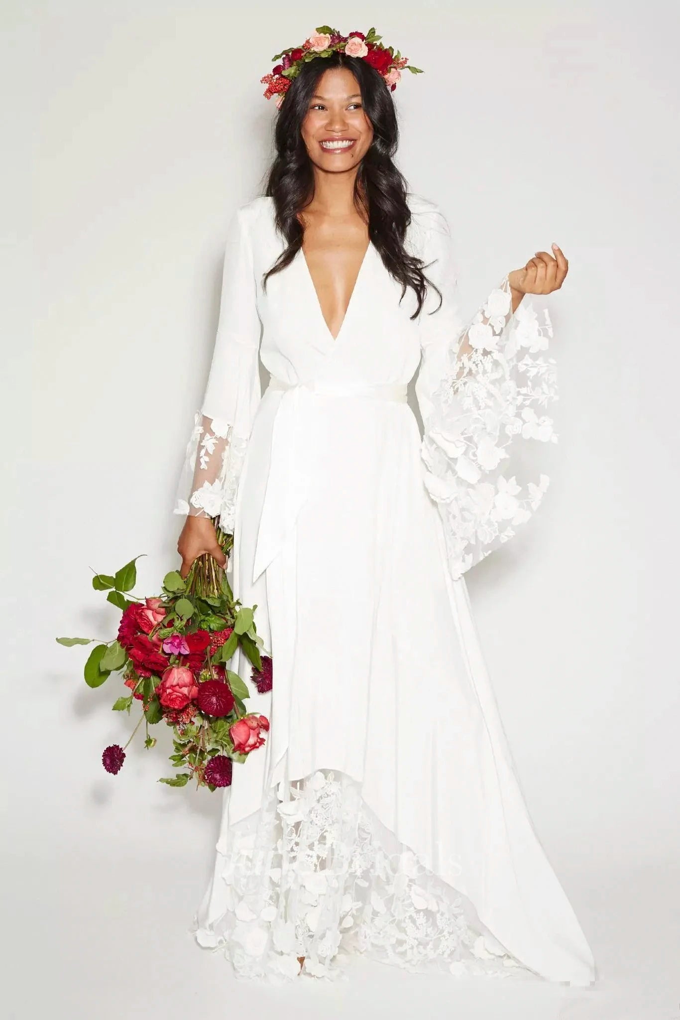 Style Revolution Simple Bohemian Long Sleeves Deep V Neck Hippie Beach Country Chiffon Lace Wedding Dress