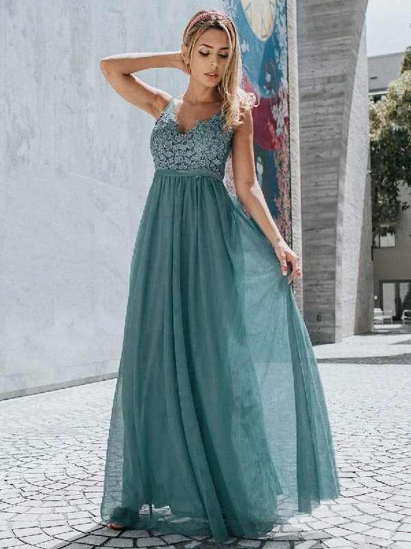 Limited Edition Women's A-Line V-Neck Floral Lace Appliques Bridesmaid Dress