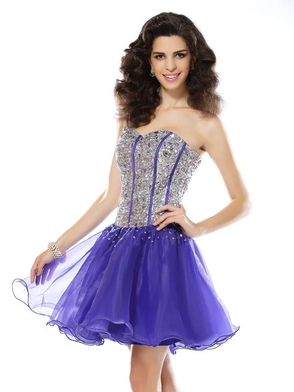 Comfort Meets Fashion A-Line/Princess Sweetheart Beading Sleeveless Short Organza Cocktail Dresses