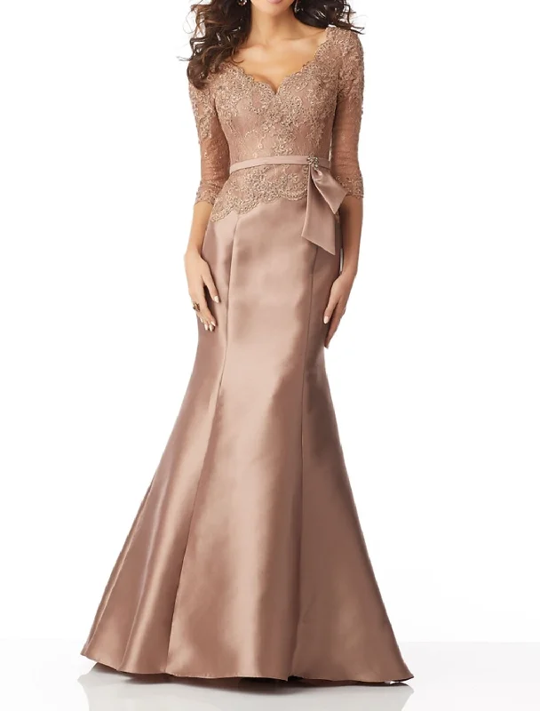 Hollywood Glam Award - Show Style Mermaid / Trumpet Mother of the Bride Dress Elegant V Neck Sweep / Brush Train Satin Lace 3/4 Length Sleeve with Sash / Ribbon Bow(s)