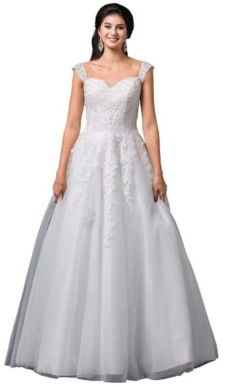 Chic Wardrobe Essentials Dancing Queen Bridal - 99 Sleeveless Lace Sweetheart Ballgown