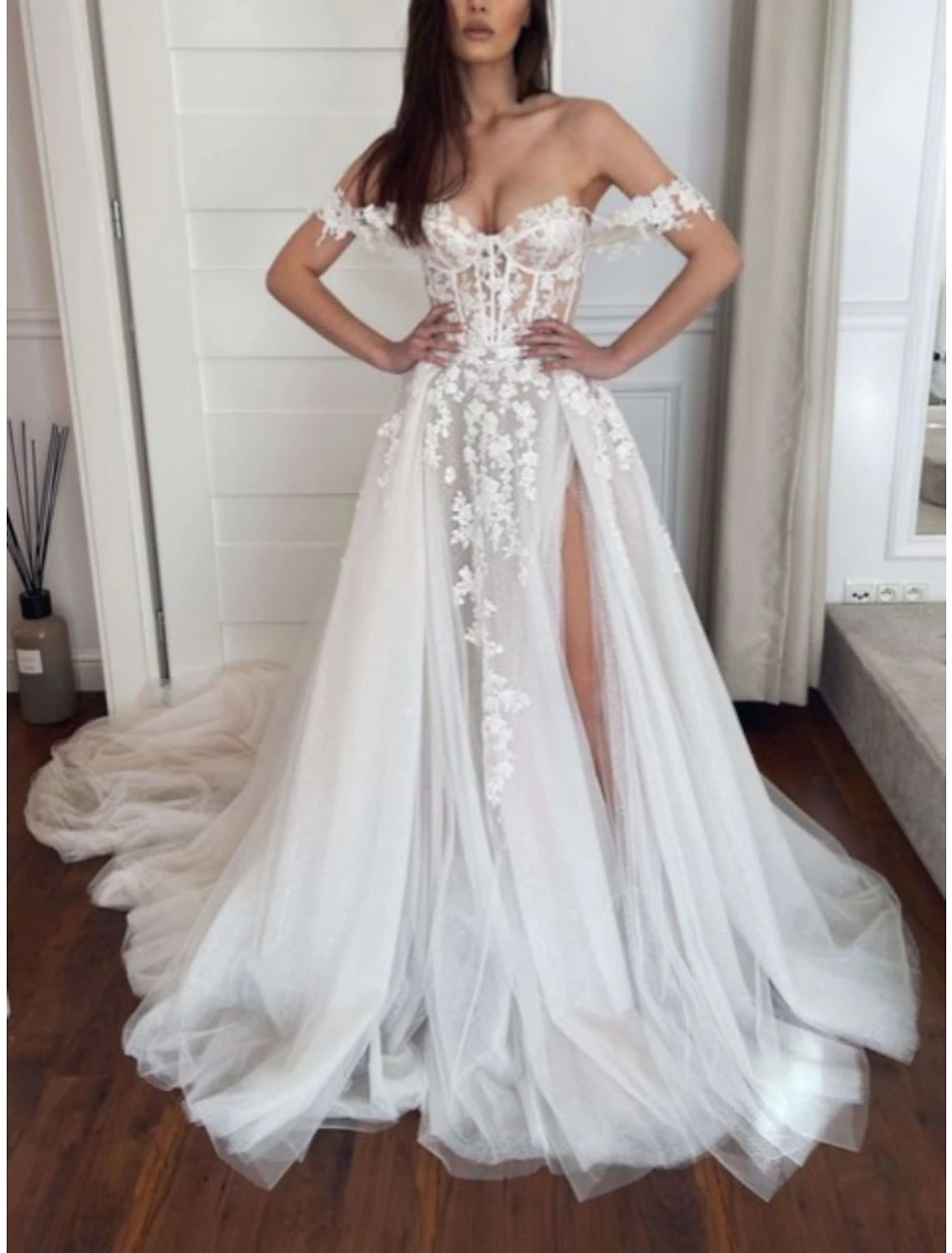 Must Haves Beach Formal Wedding Dresses A-Line Sweetheart Sleeveless Court Train Lace Bridal Gowns With Pleats Split Front