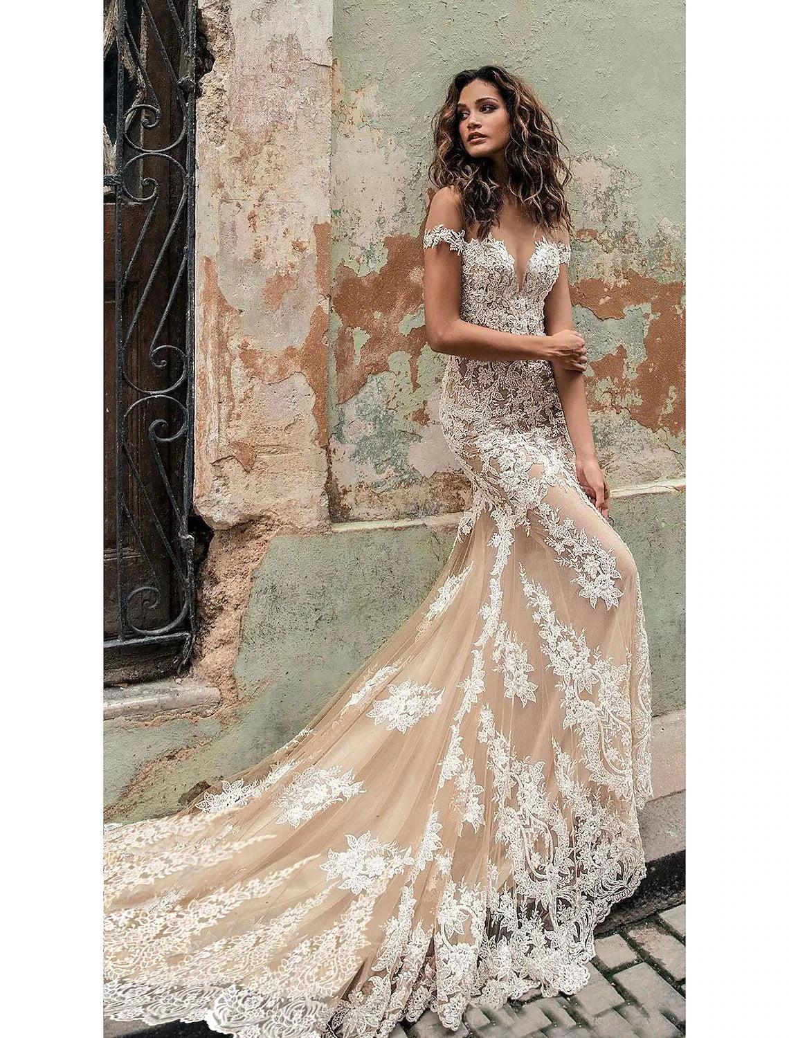 Wardrobe Upgrade Wedding Dresses in Color Formal Wedding Dresses Mermaid / Trumpet Off Shoulder Cap Sleeve Court Train Lace Bridal Gowns With Appliques