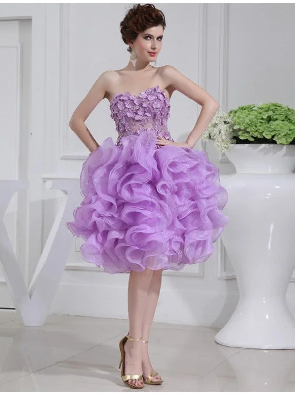 Graceful Cut A-Line/Princess Beading Sweetheart Sleeveless Short Organza Cocktail Dresses