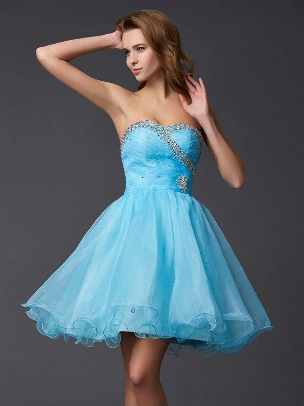 Style Upgrade A-Line/Princess Sweetheart Sleeveless Beading Short Tulle Homecoming Dresses