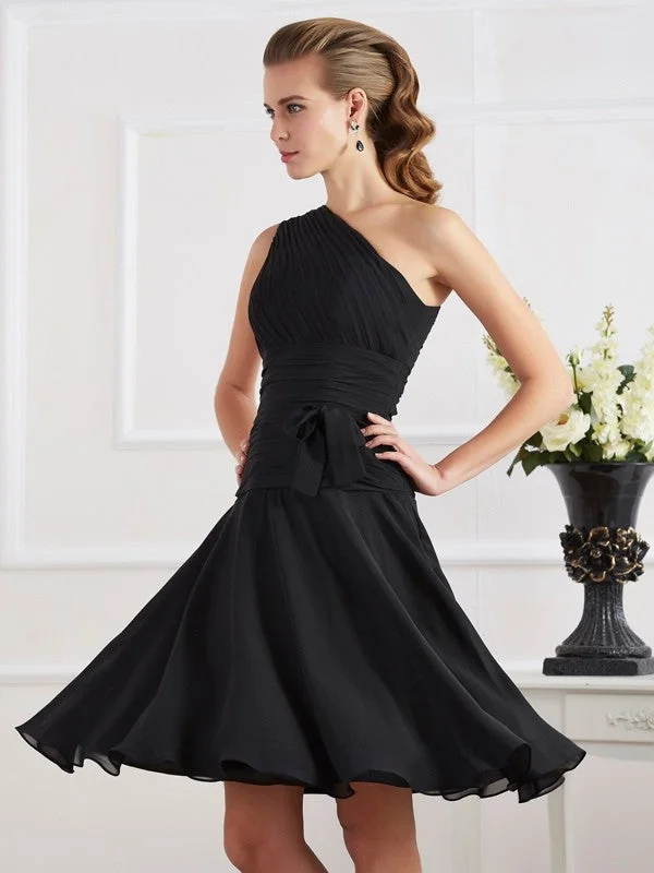 Trendy Street Style Attire A-Line/Princess One-Shoulder Sleeveless Pleats Short Chiffon Homecoming Dresses