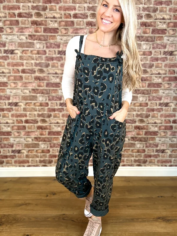 Chic Trends Unveiled CURVY Leopard Jersey Dungaree