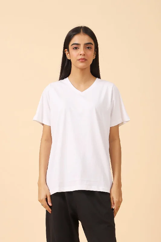 Effortless Chic Apparel BASIC V-NECK TEE